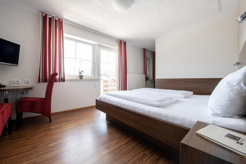Garni Hotel Henn Зиммерат Экстерьер фото