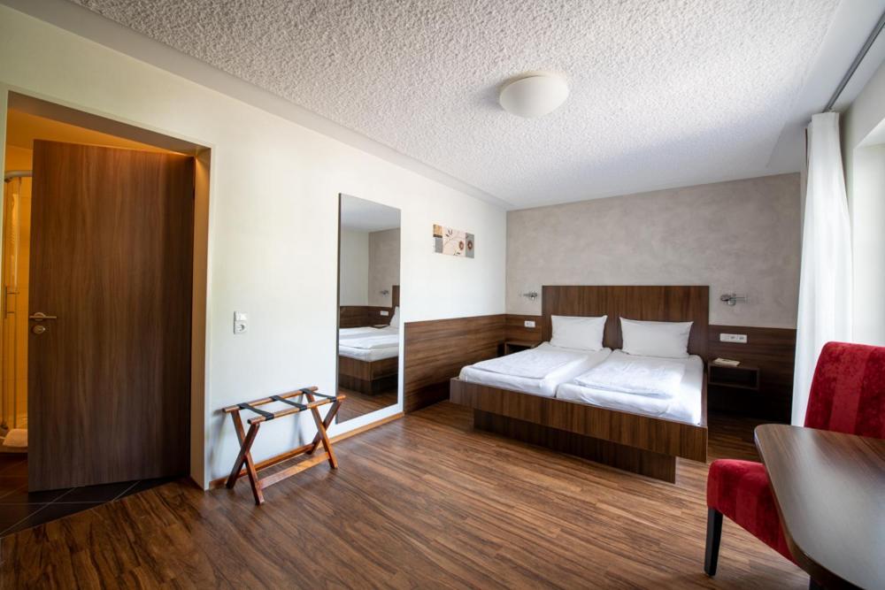 Garni Hotel Henn Зиммерат Экстерьер фото